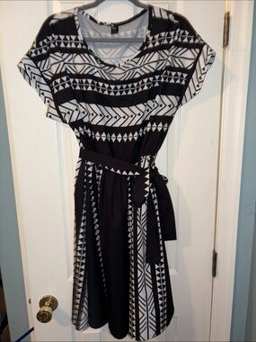SHEIN Black & White Geometric Midi Dress with Waist Tie